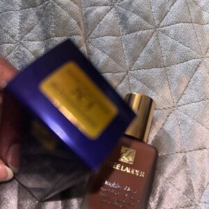 Estée Lauder Shade 7C1 Rich Mahogany- Brand New, Never Used.